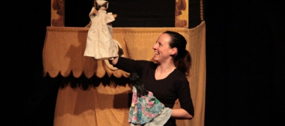 About Pulcinella and glove puppets in Portugal